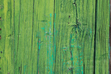 Detalle de una vieja puerta de madera verde