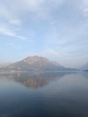 Fototapeta premium lake and mountains