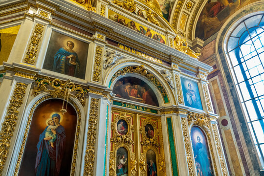 Interior of St. Isaac's Cathedral. St. Petersburg. Luxurious decoration of one of the most beautiful cathedrals. 15.04.2022.