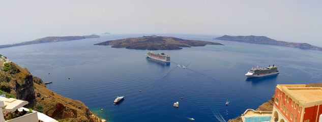 Insel Santorin mit Krater, Blick in die Caldera, Kykladen, Griechenland, Europa, Panorama  © Aggi Schmid