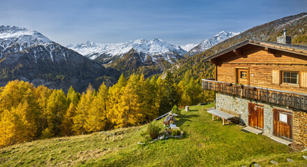 Blick in die Hohen Tauern, Berghütte an der Großglockner Hochalpenstrasse, Kärnten, Österreich
