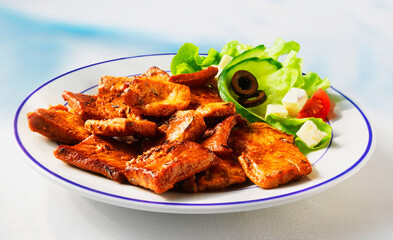 Gyros, griechisch, Fleischspiess, Salat, Oliven, Tellergericht, Imbiss, 