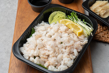 Japanese, sea eel, sea bass, sashimi, sea bream, yellowtail, red pepper paste, flatfish, rockfish, abalone, lettuce, perilla leaf, garlic, soybean paste, kimchi