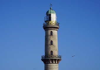 Der alte Leuchtturm in Warnemuende an der Ostsee