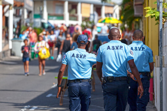 Three agents of the ASVP in Saint-Gilles les bains