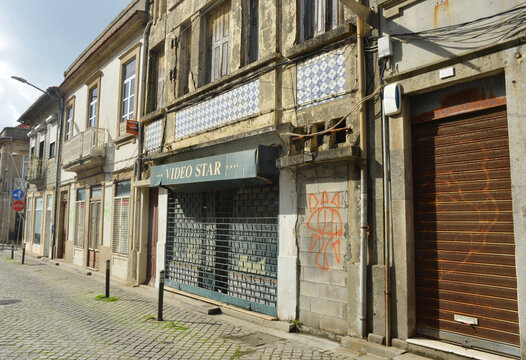Matosinhos, Portugal, old houses, facades and empty shop windows