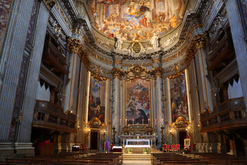 Fototapeta na wymiar Interior of Church of San Macuto in Rome, Italy 