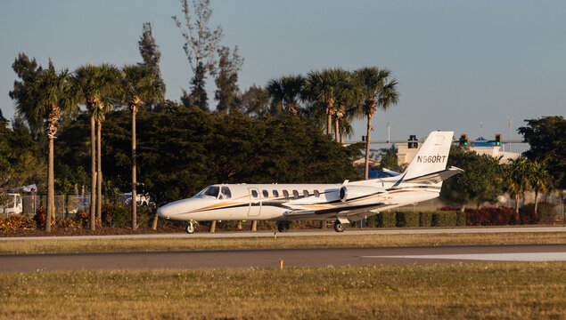 FORT MYERS 15 FEB 2024. 1991 CESSNA 560 taxis on the runway at Page Field Airport in Fort Myers on the Gulf Coast. Florida, USA