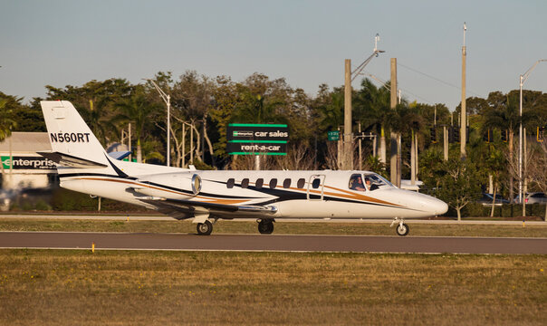 FORT MYERS 15 FEB 2024. 1991 CESSNA 560 taxis on the runway at Page Field Airport in Fort Myers on the Gulf Coast. Florida, USA
