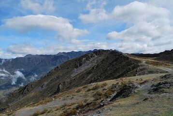 Fototapeta na wymiar Los Andes,maravilloso sistema montañoso que cruza todo el continente Sur Americano.