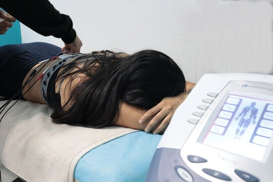 Fisioterapia con electrodos