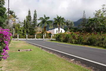 Straße in der Stadt El Valle de Antón in der Caldera in den tropischen Bergen in Panama