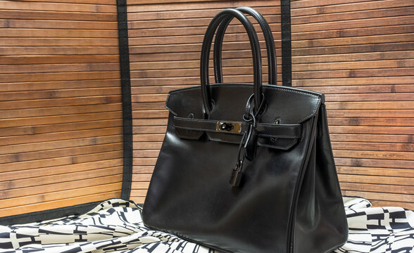 Sac &agrave; main en cuir Herm&egrave;s, rare, s&eacute;rie limit&eacute;e, mod&egrave;le Birkin SO BLACK 