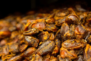 Dried dates, preparing dates for storage.