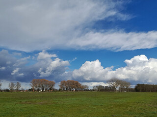 Obraz premium Weideland mit Wolken