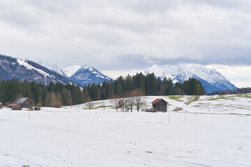 Winterlandschaft im beliebten Wintersport Skigebiet Reit im Winkl in den Chiemgauer Alpen in Bayern...