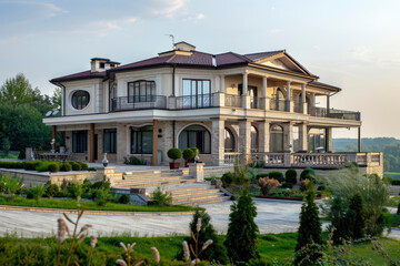 Obraz premium Luxury houses with nice landscape.