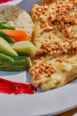 pollo encacahuatado
