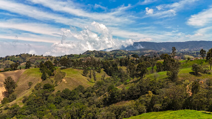Vista al horizonte infinito hacia el occidente desde  las montañas de Antioquia, en el Municipio de San pedro.