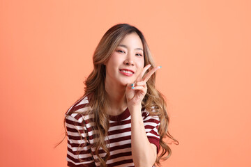 Fototapeta premium 20s Asian woman