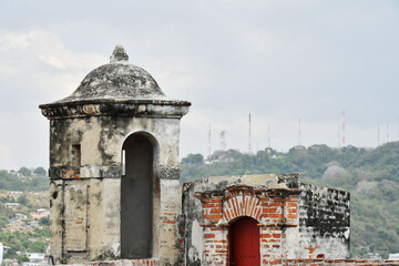 Torre de Vigilancia en el Castillo San Felipe de Barajas. - obrazy, fototapety, plakaty