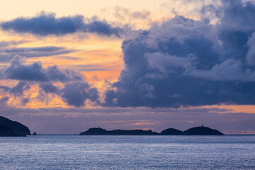 Sonnenuntergang vor den Shetlandinseln - 765063194