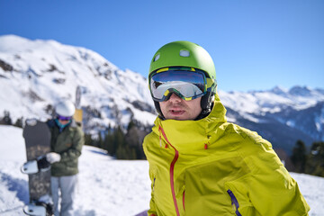 Fototapeta na wymiar Skier Ready for Mountain Descent