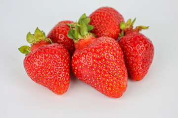 soczyste czerwone dojrzałe truskawki/strawberries
