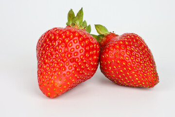soczyste czerwone dojrzałe truskawki/strawberries
