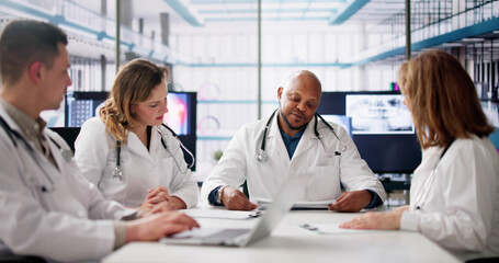 Fototapeta premium Meeting Doctor And Nurse Group Training