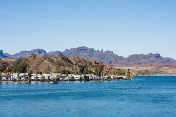 Fototapeta premium Campgrounds and resorts along the Colorado River below the Parker Dam. California - Arizona border.