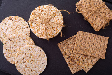 Crispbread and rice cakes
