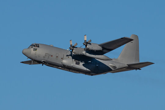 C-130」の写真素材 | 1,184件の無料イラスト画像 | Adobe Stock