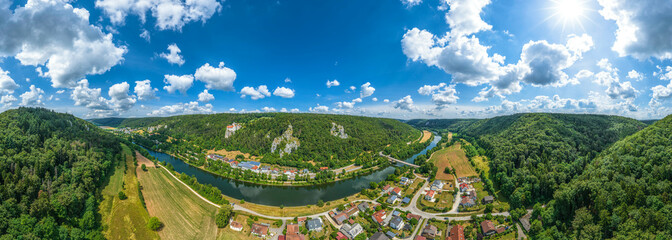 Der Naturpark Altmühltal bei Riedenburg in Niederbayern im Luftbild