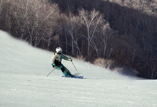 skiing