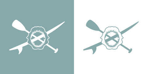Logo club de paddle surf. Silueta de mandíbula de tiburón lineal sobre remo y tabla de paddle surf cruzados - obrazy, fototapety, plakaty