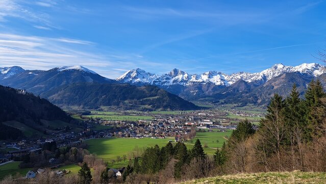 Blick auf Admont und den Haller Mauern
