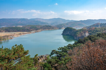 상주 경천대국민관광지에서 본 낙동강(하류방향)의 풍경-Scenic view of the Nakdong River (downstream direction) from Gyeongcheondae National Tourist Site in Sangju