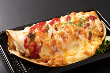 ソーセージとポテトのトルティーヤ　チーズ焼き