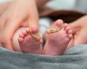 baby feet, photography, idea, wedding rings, toes