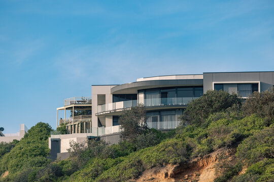 Seaside home on the cliff at Redhead Beach, Newcastle NSW