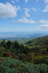 Fototapeta na wymiar 磐梯吾妻スカイラインからの秋の眺め。磐梯吾妻スカイラインは「日本の道１００選」に指定されている最高のドライブコース。