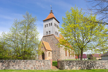 Kleine Dorfkirche in Groß Ziethen, Uckermark - 765783599