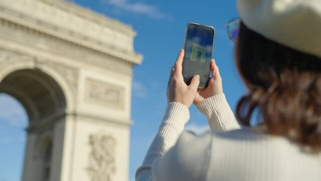Capturing the Arc de Triomphe