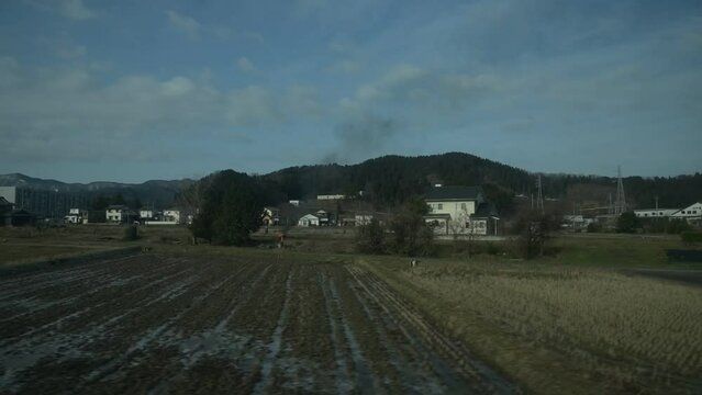 王子保駅を通過する特急サンダーバードの車窓 （北陸本線 王子保, 2024年3月）