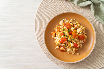 stir-fried tomatoes with egg on plate