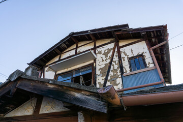 古い老朽化した空き家