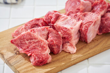 生の牛スネ肉