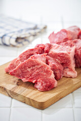 生の牛スネ肉