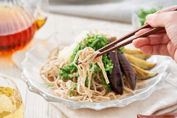 揚げナスと大葉と大根おろしの冷たいお蕎麦